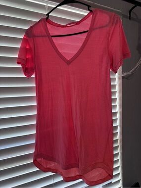 lululemon athletica Pink V-Neck Short Sleeve Mesh Tee
